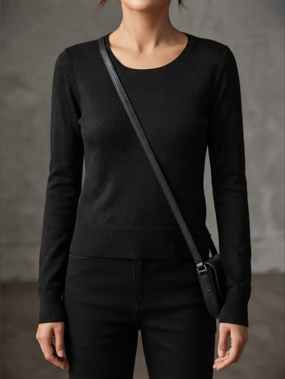 Babaton Black Long Sleeve Crew Neck Top – Size Medium